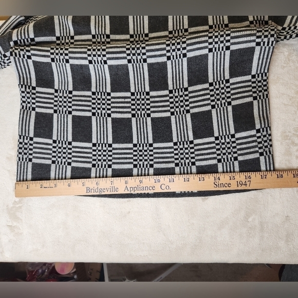 Lety & Me Black and Gray Sweater Size XSP - Picture 10 of 10